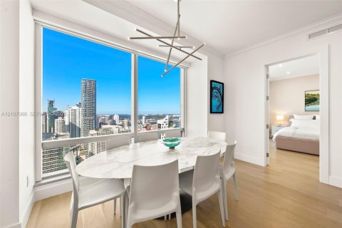 Condo in Miami, Florida, 1 bedroom  № 2420752 - photo 11