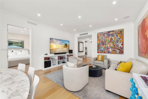 Condo in Miami, Florida, 1 bedroom  № 2420752 - photo 25