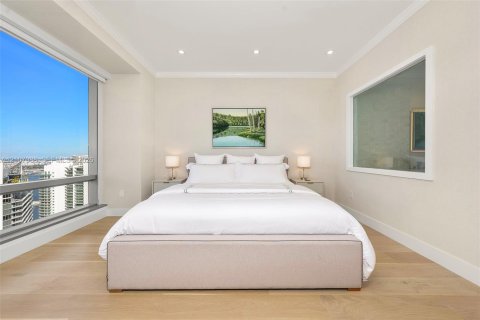Condo in Miami, Florida, 1 bedroom  № 2420752 - photo 12