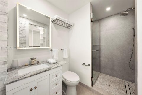 Condo in Miami, Florida, 1 bedroom  № 2420752 - photo 23