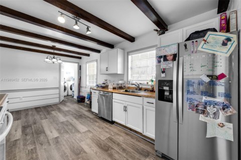 House in Winter Haven, Florida 4 bedrooms № 2043984 - photo 12