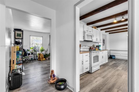 House in Winter Haven, Florida 4 bedrooms № 2043984 - photo 5