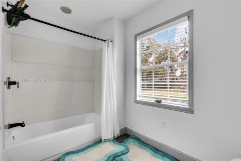 House in Winter Haven, Florida 4 bedrooms № 2043984 - photo 25