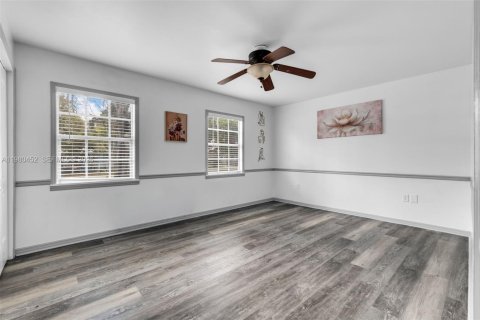 House in Winter Haven, Florida 4 bedrooms № 2043984 - photo 14