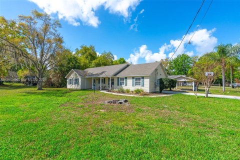 House in Winter Haven, Florida 4 bedrooms № 2043984 - photo 2