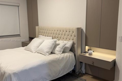 Townhouse in Doral, Florida 5 bedrooms, 218.78 sq.m. № 2041746 - photo 9