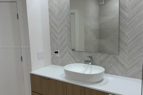 Townhouse in Doral, Florida 5 bedrooms, 218.78 sq.m. № 2041746 - photo 11