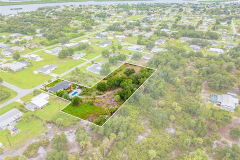 House in Punta Gorda, Florida 2 bedrooms, 123.1 sq.m. № 2358835