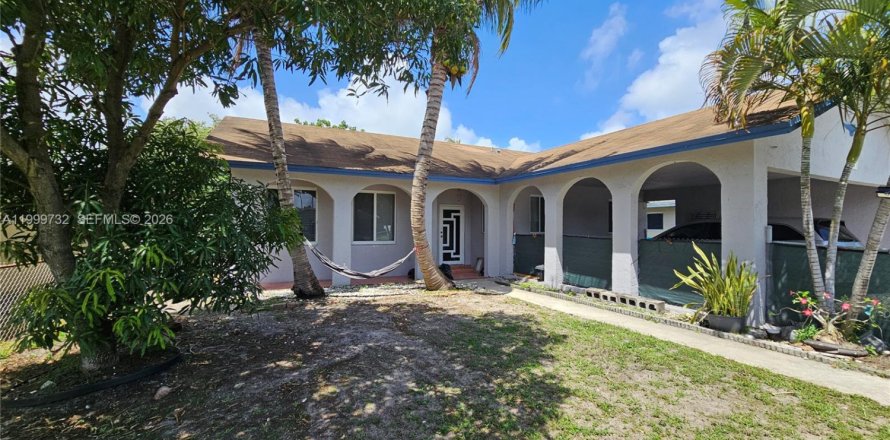 Дом в Дания-Бич, Флорида 3 спальни, 144м2 № 2066218