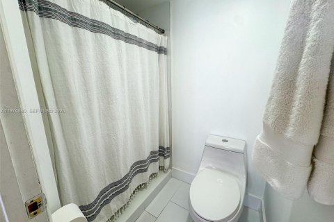 Condominio en venta en Davie, Florida, 2 dormitorios, 128.67 m2 № 2040595 - foto 24