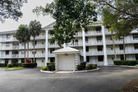 Condominio en venta en Davie, Florida, 2 dormitorios, 128.67 m2 № 2040595 - foto 3