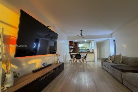 Condominio en Davie, Florida, 2 dormitorios  № 2040595