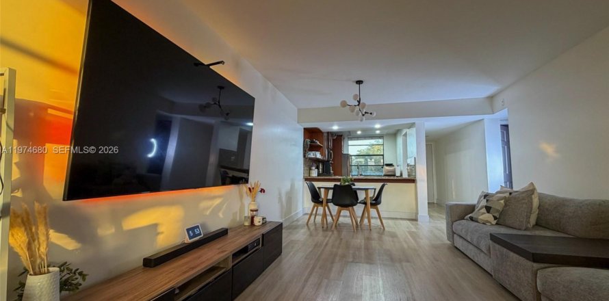 Condominio en Davie, Florida, 2 dormitorios  № 2040595