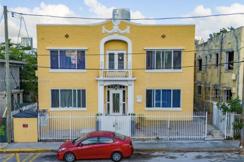 Commercial property in Miami, Florida 487.64 sq.m. № 1874802 - photo 1