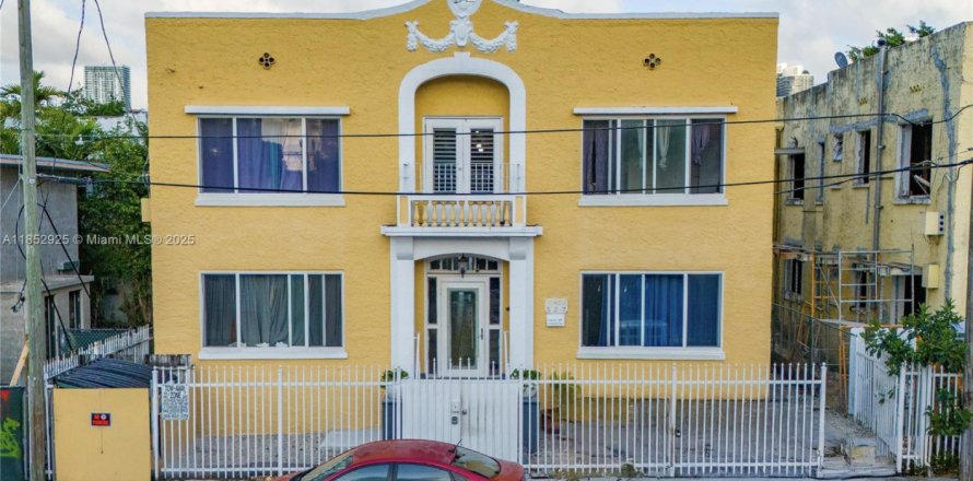 Commercial property in Miami, Florida 487.64 sq.m. № 1874802