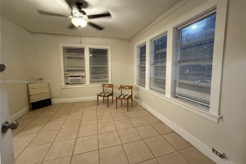 Commercial property in Miami, Florida 487.64 sq.m. № 1874802 - photo 3