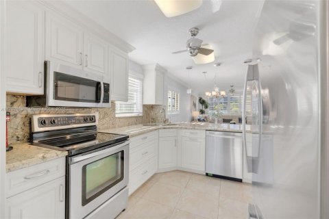 Condo in Margate, Florida, 2 bedrooms  № 1712198 - photo 7