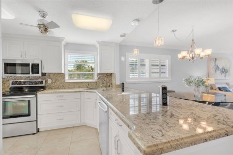 Condo in Margate, Florida, 2 bedrooms  № 1712198 - photo 19