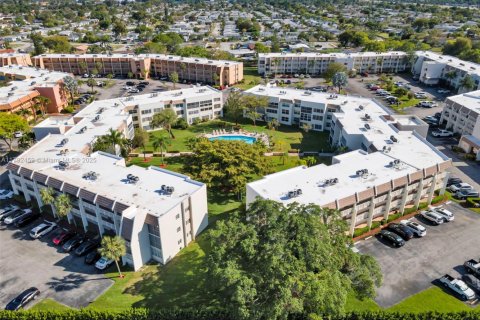Condo in Margate, Florida, 2 bedrooms  № 1712198 - photo 27