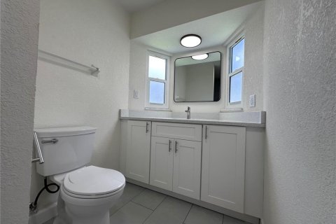 House in Saint Petersburg, Florida 3 bedrooms, 161.19 sq.m. № 1882868 - photo 20