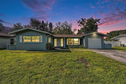 House in Saint Petersburg, Florida 3 bedrooms, 161.19 sq.m. № 1882868 - photo 27