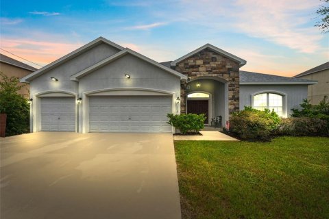 Villa ou maison à vendre à Eagle Lake, Floride: 5 chambres, 274.62 m2 № 1822377 - photo 1
