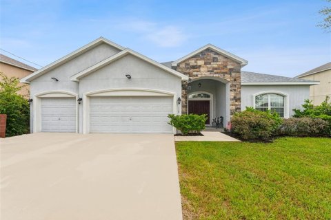 Villa ou maison à vendre à Eagle Lake, Floride: 5 chambres, 274.62 m2 № 1822377 - photo 4