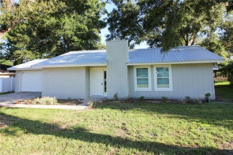 Casa en alquiler en Lakeland, Florida, 3 dormitorios, 106.28 m2 № 1912059 - foto 1
