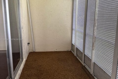 Copropriété à louer à Margate, Floride: 2 chambres, 90.12 m2 № 2048149 - photo 6