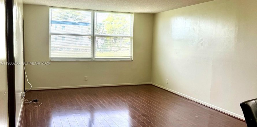 Condo à Margate, Floride, 2 chambres  № 2048149