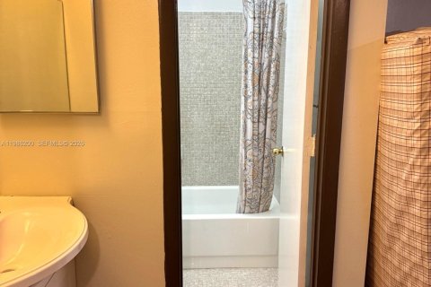 Copropriété à louer à Margate, Floride: 2 chambres, 90.12 m2 № 2048149 - photo 9