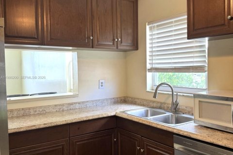 Copropriété à louer à Margate, Floride: 2 chambres, 90.12 m2 № 2048149 - photo 3