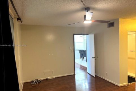 Copropriété à louer à Margate, Floride: 2 chambres, 90.12 m2 № 2048149 - photo 2