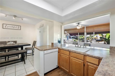 House in Tamarac, Florida 2 bedrooms, 93.09 sq.m. № 2002228 - photo 14