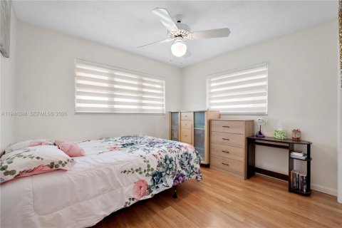 House in Tamarac, Florida 2 bedrooms, 93.09 sq.m. № 2002228 - photo 9