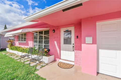 House in Tamarac, Florida 2 bedrooms, 93.09 sq.m. № 2002228 - photo 28