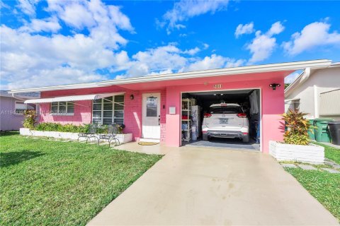 House in Tamarac, Florida 2 bedrooms, 93.09 sq.m. № 2002228 - photo 21