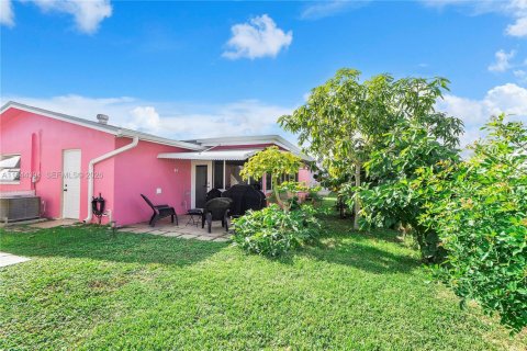 House in Tamarac, Florida 2 bedrooms, 93.09 sq.m. № 2002228 - photo 26