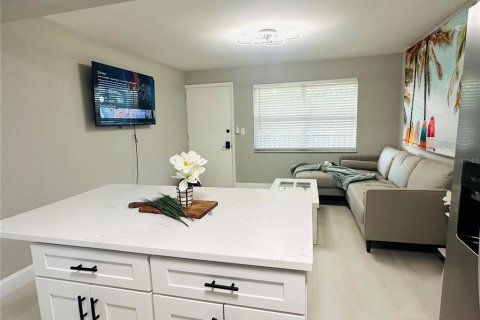 Condominio en alquiler en Clearwater, Florida, 1 dormitorio, 46.45 m2 № 1678376 - foto 5