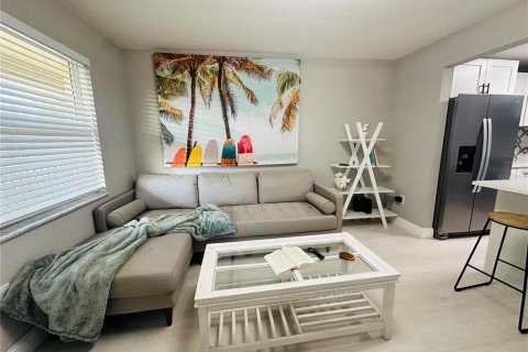 Condominio en alquiler en Clearwater, Florida, 1 dormitorio, 46.45 m2 № 1678376 - foto 1