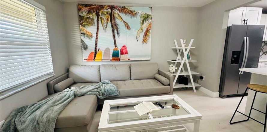 Condominio en Clearwater, Florida, 1 dormitorio  № 1678376