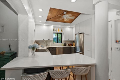 House in Miami, Florida 3 bedrooms, 166.85 sq.m. № 1431534 - photo 15
