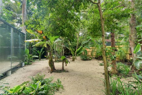 House in Miami, Florida 3 bedrooms, 166.85 sq.m. № 1431534 - photo 4