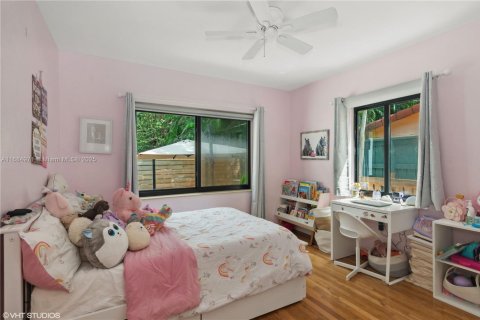 House in Miami, Florida 3 bedrooms, 166.85 sq.m. № 1431534 - photo 22