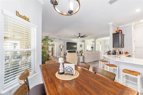 House in Ocala, Florida 4 bedrooms, 237.27 sq.m. № 2223372 - photo 9