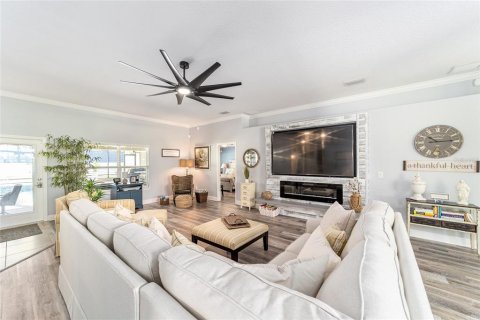 House in Ocala, Florida 4 bedrooms, 237.27 sq.m. № 2223372 - photo 6