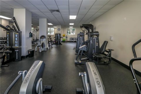 Copropriété à vendre à Hollywood, Floride: 2 chambres, 112.23 m2 № 2042123 - photo 25