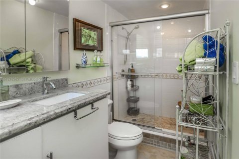 Copropriété à vendre à Hollywood, Floride: 2 chambres, 112.23 m2 № 2042123 - photo 15