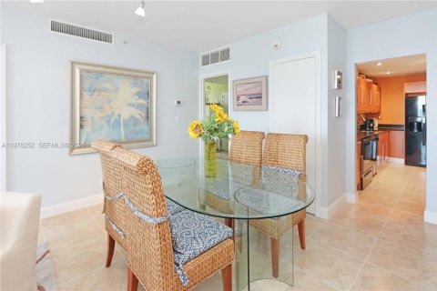 Copropriété à vendre à Hollywood, Floride: 2 chambres, 112.23 m2 № 2042123 - photo 12