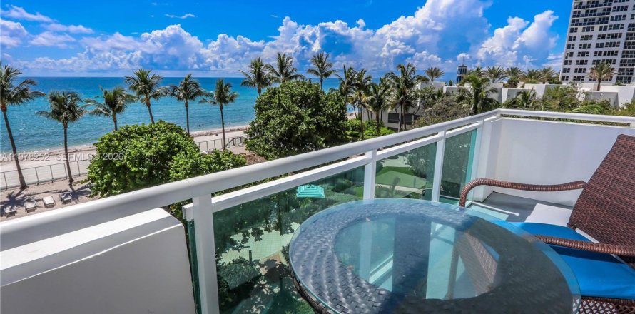 Condo à Hollywood, Floride, 2 chambres  № 2042123